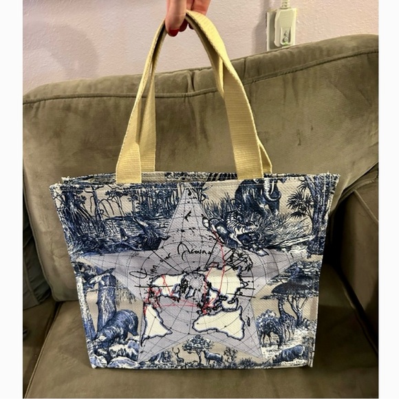New DIOR Around The World Limited Edition Canvas Tote Bag Cream & Blue RARE - Picture 1 of 8